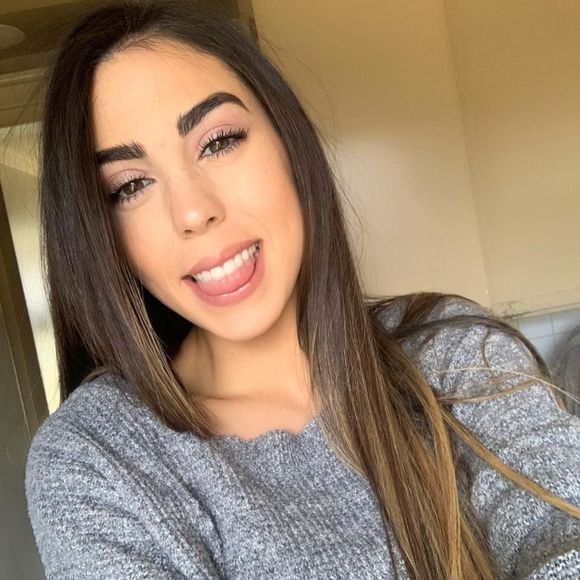 Meet your Posher, Monica - Picture 1 of 1